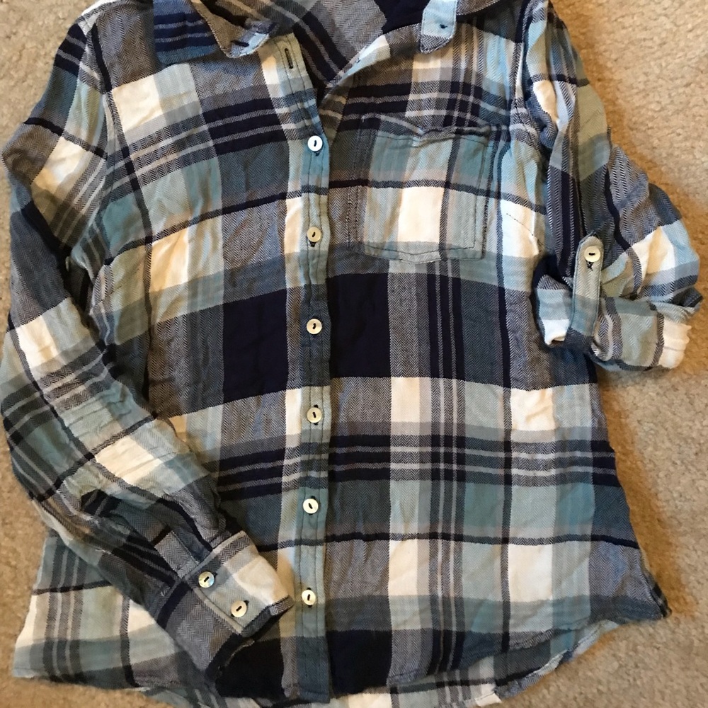 Cute plaid button up